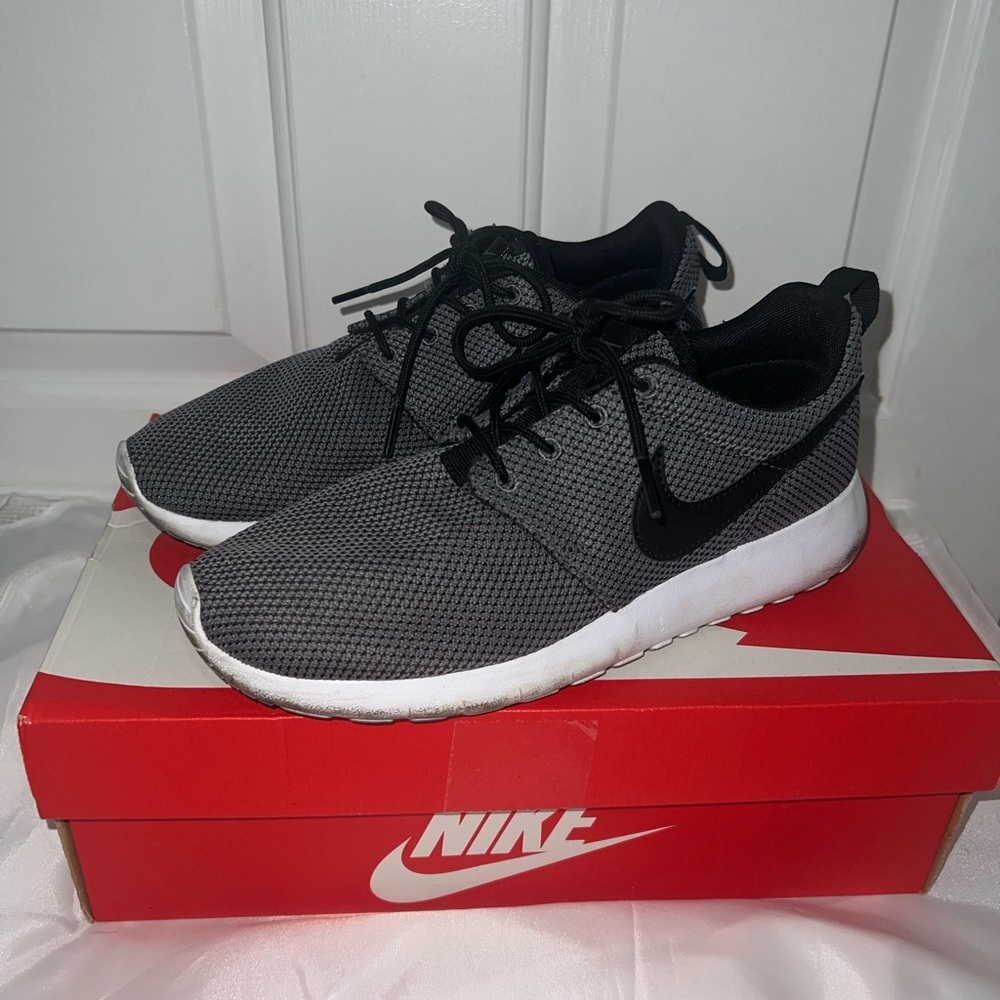 Grey Nike Roshe Sneakers